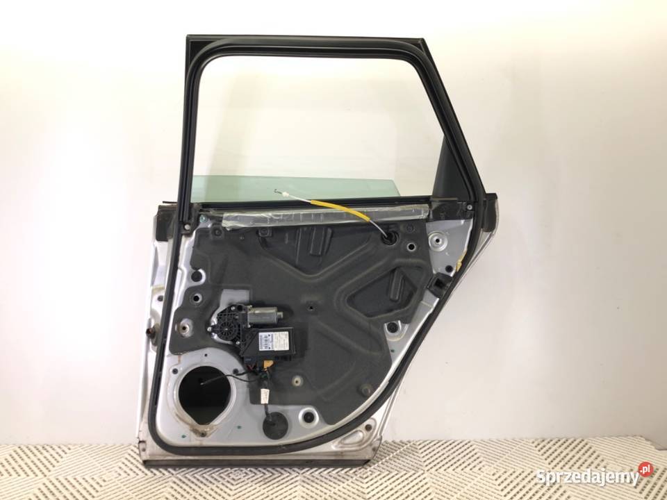 DRZWI PRAWY TYŁ AUDI A4 B7 Kombi 0408 osobowe