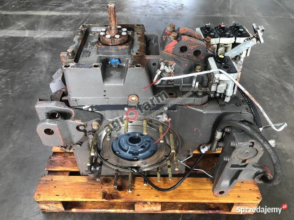 Tylny most Massey Ferguson 8270 868B2 dolnośląskie Byków sprzedam