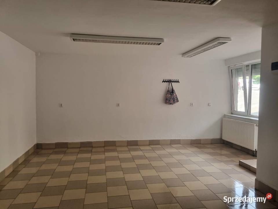 Sprzedam lokal 33 m2 niski czynsz
