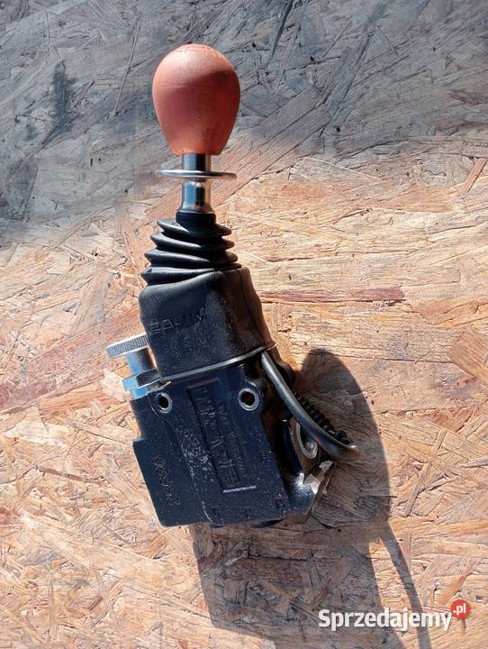 DeutzFahr Agrofarm Seria 5 zawór hamulcowy park Układ hamulcowy wielkopolskie