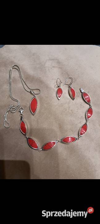 Komplet srebrny z czerwonym oczkiem Radom
