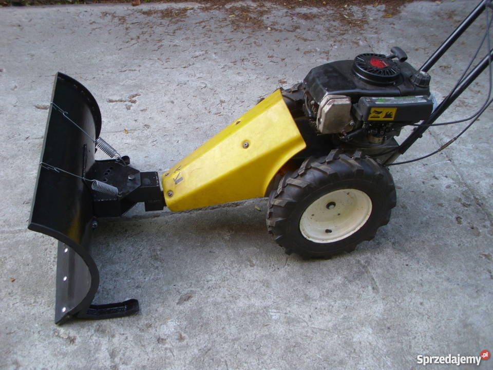 odśnieżarka spalinowa pług