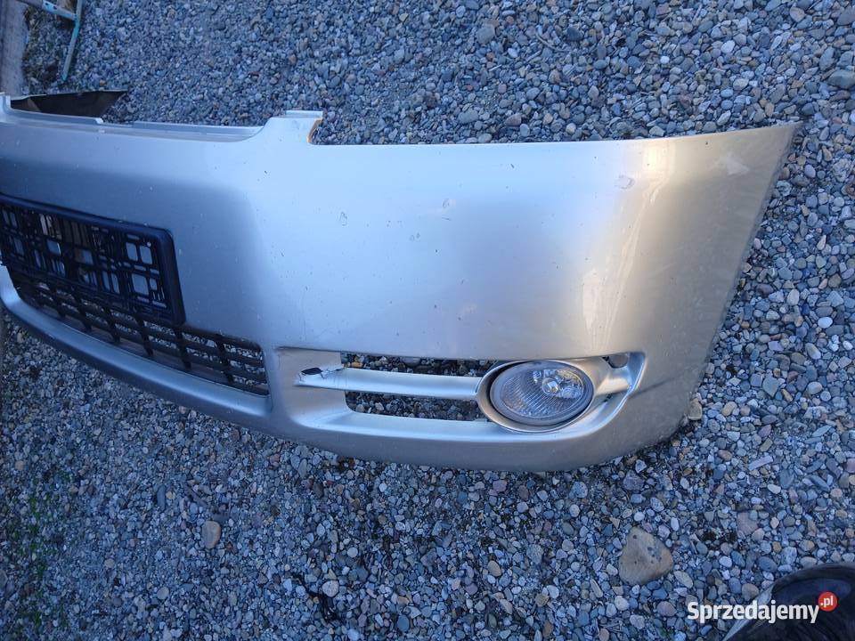 Zderzak przód przedni Toyota Avensis Verso 0103r Części samochodowe Radłów sprzedam