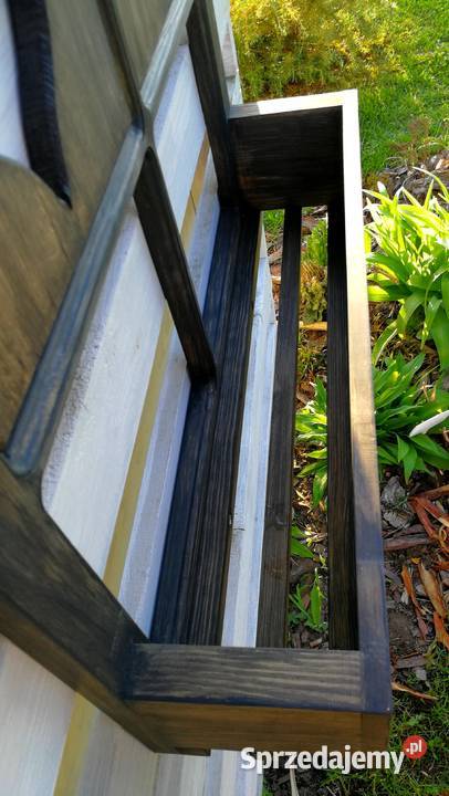 Donica drewniana jako okno kwietnik rustykalny Radków