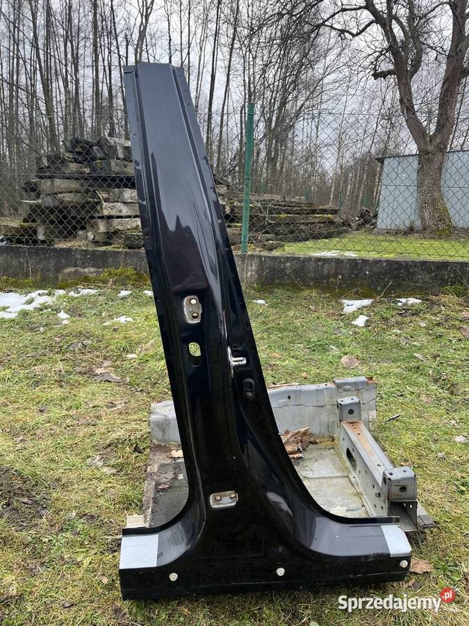 Słupek środkowy prawy Suzuki Vitara III 201525 sprzedam