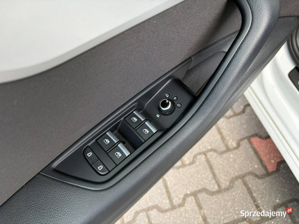 Audi A4 Avant 20 150 Licznik cyfrowy Podgrzewane kurtyny powietrzne Lipówki