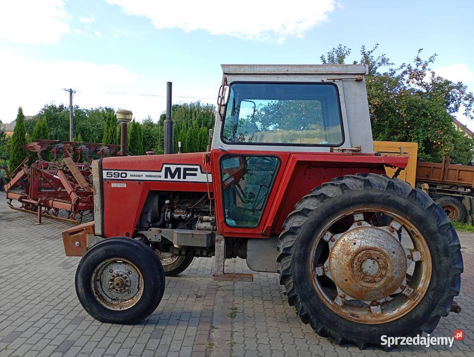 Ciągnik rolniczy Massey Ferguson 590 sprowadzony Massey Ferguson Sośno