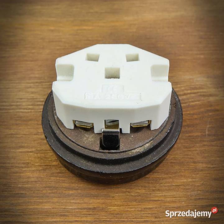 Gniazdka elektryczne natynkowe CERAMICZNE Gniazda Chmielnik