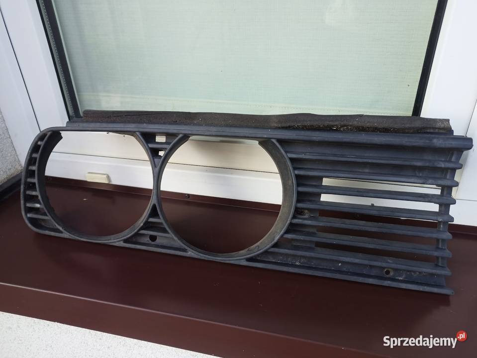 BMW E30 grill atrapa przednia okular prawy Sieradz