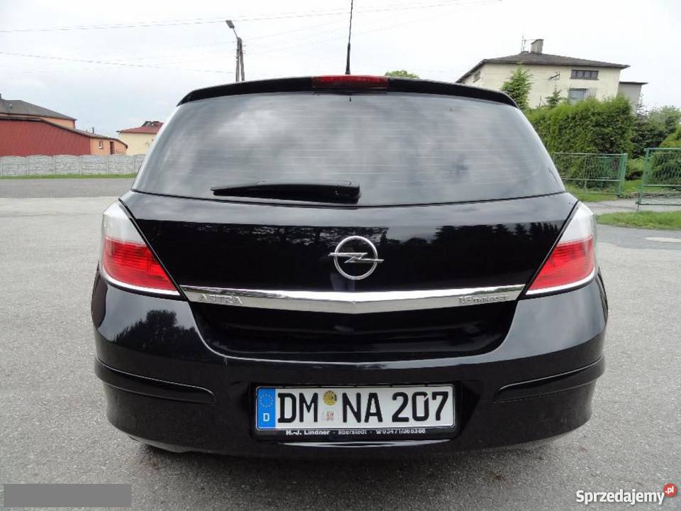 Do sprzedania nieuszkodzony Opel Astra czarny bezwypadkowy Opel Żory