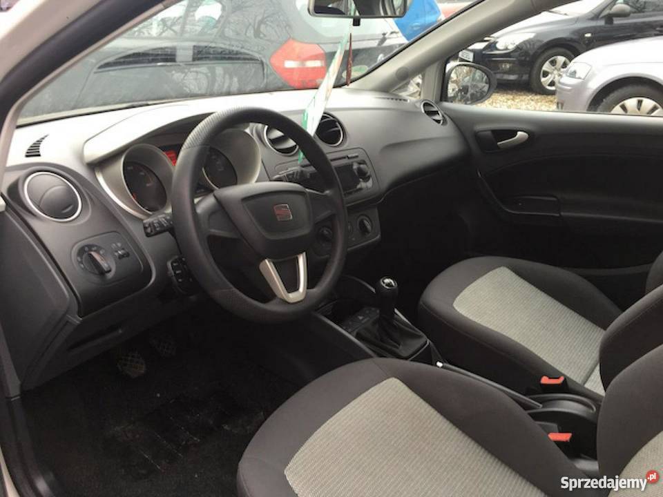 Nieuszkodzony Seat Ibiza bialy Sopot sprzedam
