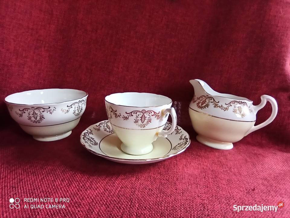 Filiżanka Royal Vale białożółta złoto Made in