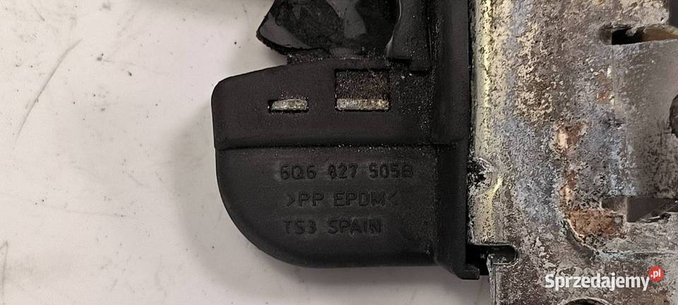 ZAMEK KLAPY VOLKSWAGEN POLO 9N 6Q6827505B