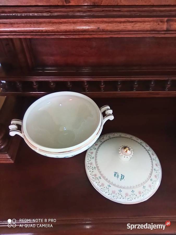 waza na stopie z monogramem Th P