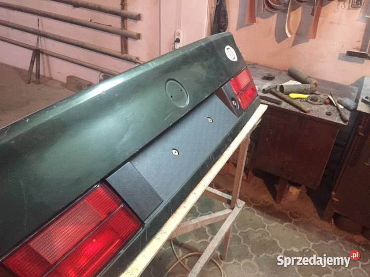 Ramka tylnej tablicy rejestracyjnej BMW 5 E34