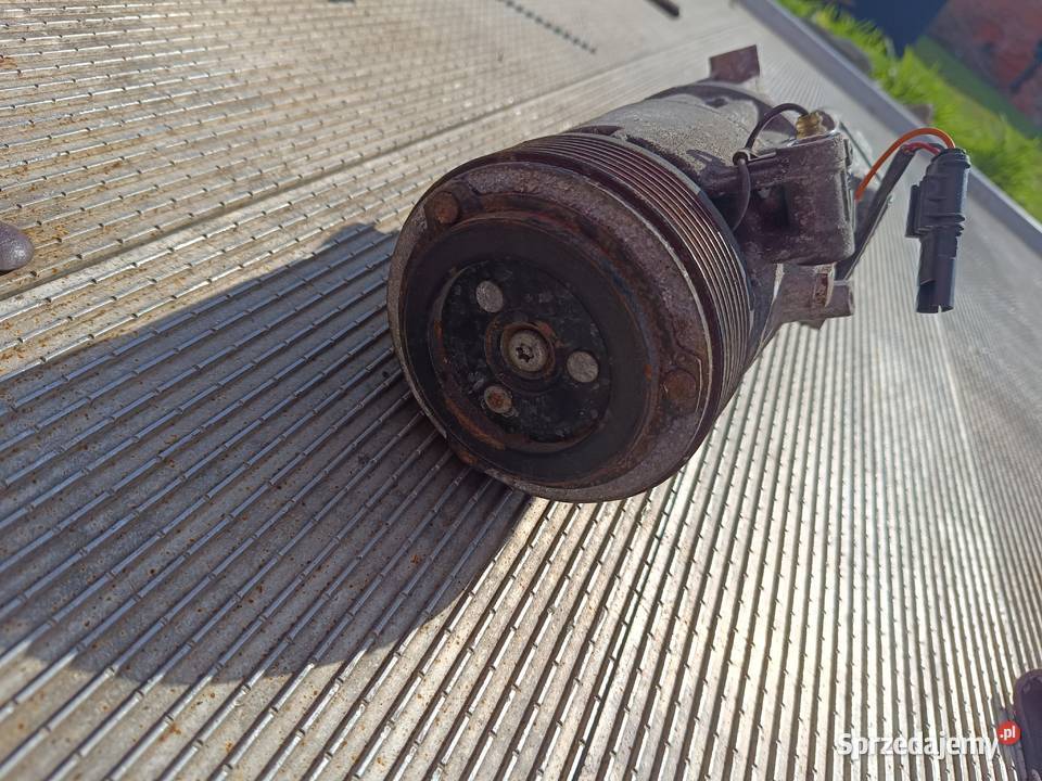 Kompresor klimatyzacji BMw e81 e87 20B N43 Jawor
