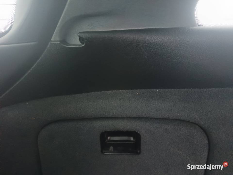 Boczek Tapicerka Bagażnika Całe Uchwyty Rolety