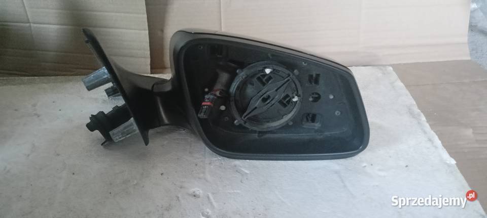 BMW 5 F10 F11 LIFT LUSTERKO PRAWE 3 PINY Mietków