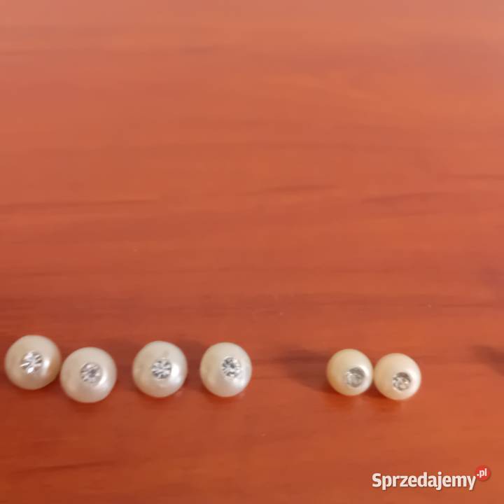 stare guziki powojenne