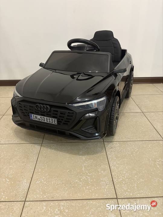 Auto na akumulator Audi SQ8 dzieci 12V pilot LED