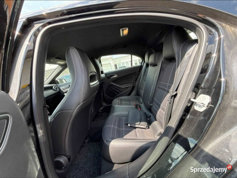 Mercedes A 180 Perfekcyjny bogata W176 2012 światła LED Rzeszów sprzedam