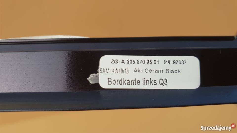 MERCEDES W205 LISTWA LEWA SZYBY TYLNEJ Bieleń