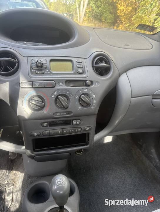 Toyota Yaris 10 68 2000 KLIMATYZACJA uszkodzone Pińczów