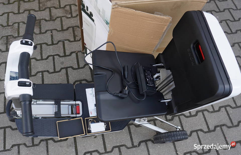 Skuter inwalidzki elektryczny składany wózek