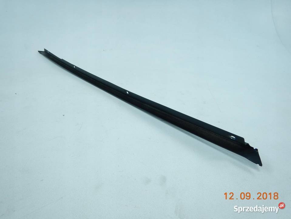 LISTWA TYLNEJ SZYBY SAAB 9000 8589R LEWA osobowe lubelskie