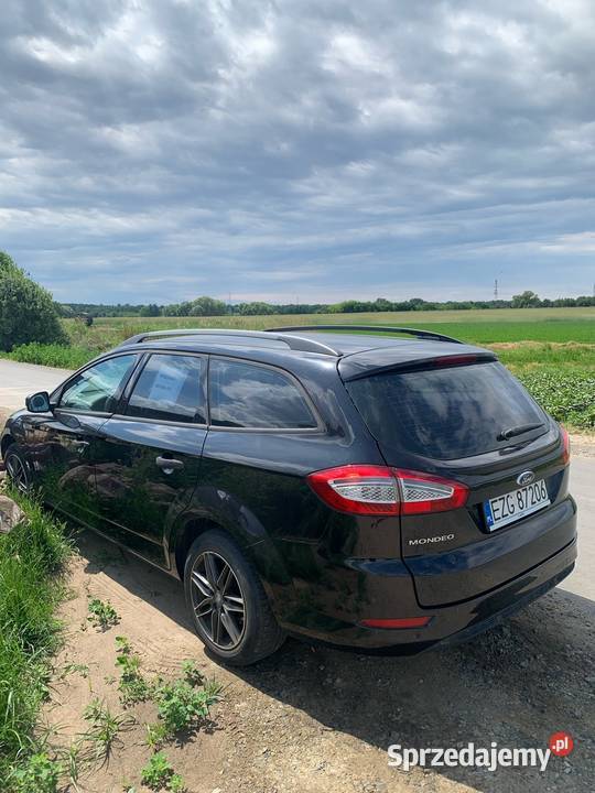 Ford mondeo 16 benzyn czarny