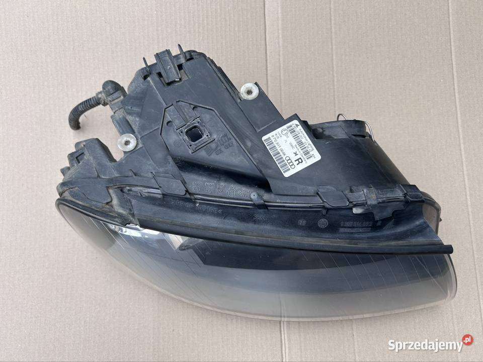 Lampa prawy przód Audi a3 8p 8P0941004K Motoryzacja