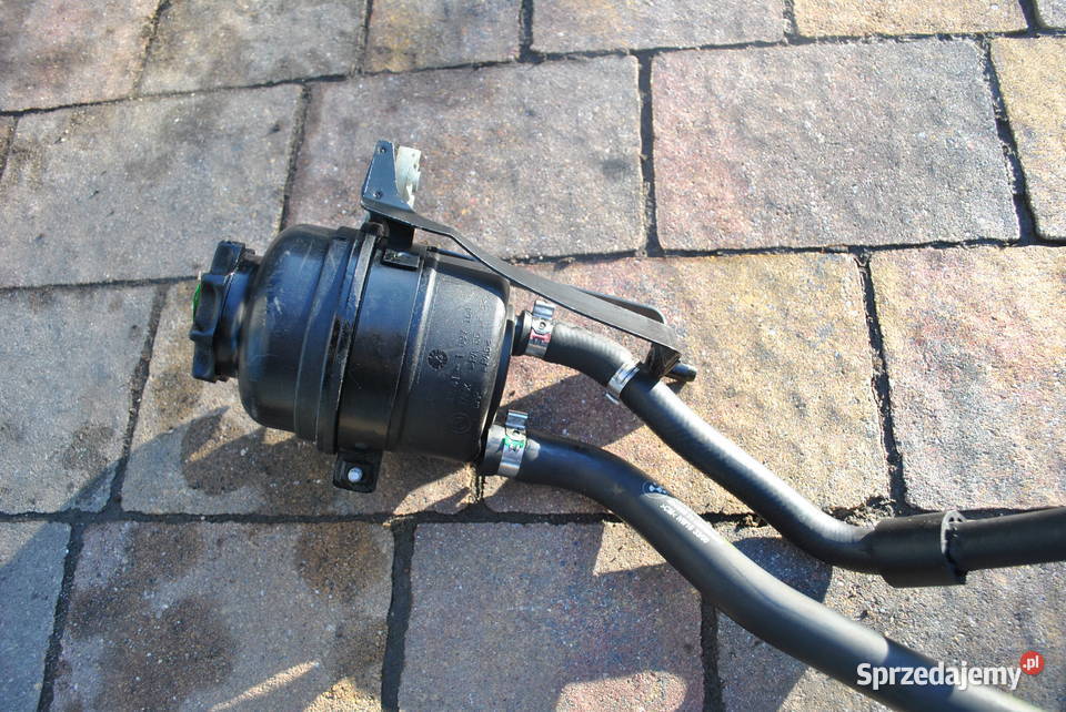 Zbiornik płynu wspomagania z przewodami BMW E60 Poręba