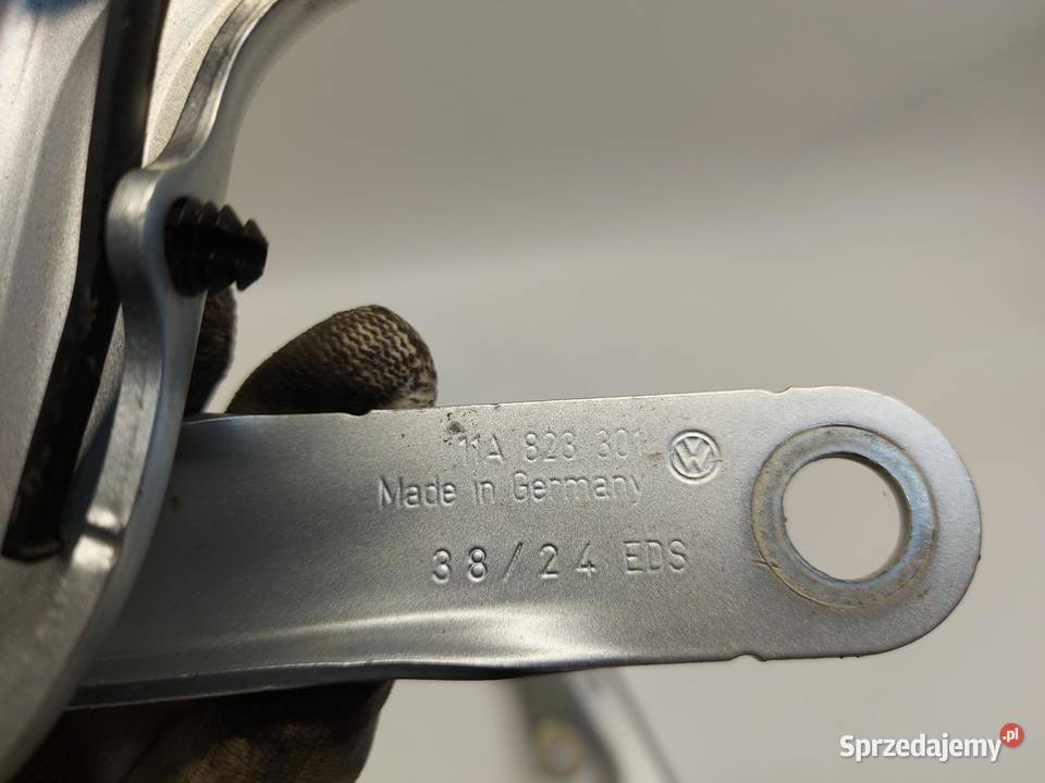 VW ID4 11A 2024r SUV 5D ZAWIAS MASKI LEWY PRAWY