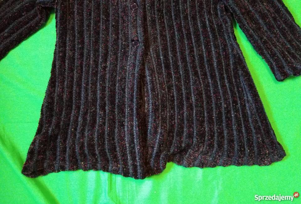 Miękki czarny rozpinany sweter marki Warszawa