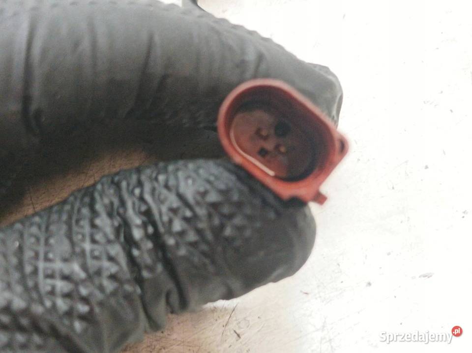 CZUJNIK SENSOR POMPY WODY 05L907284 Skoda