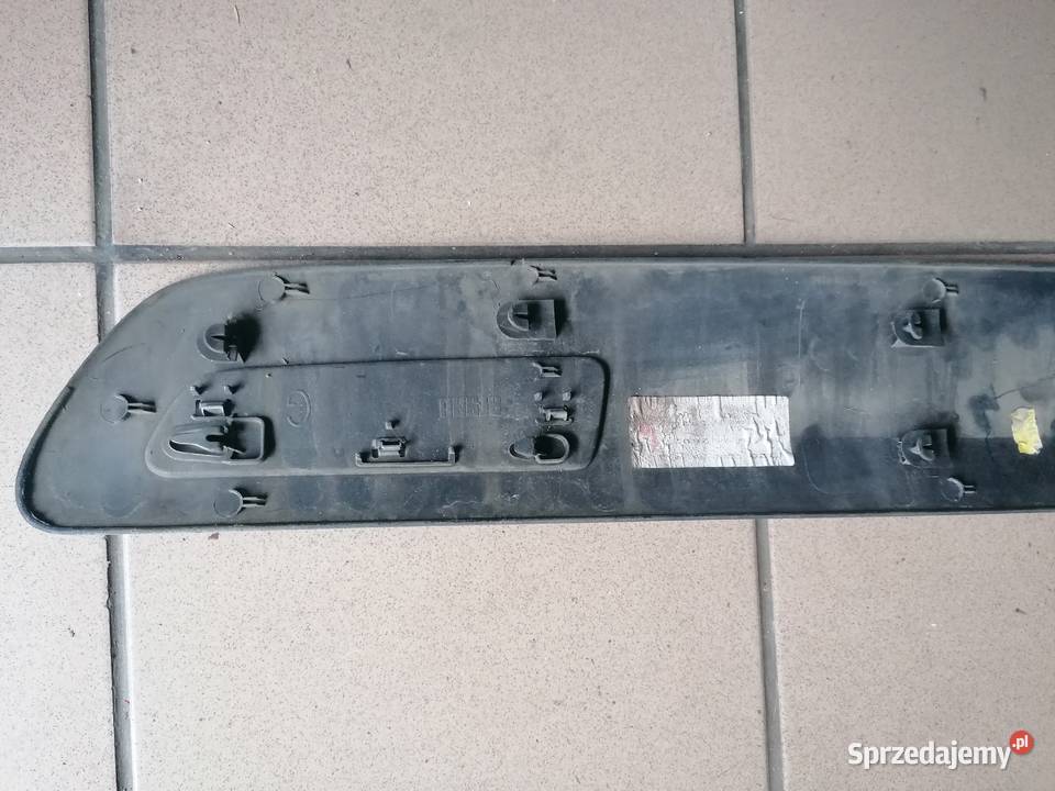 listwa drzwi przód lewa 8200095948 Renault