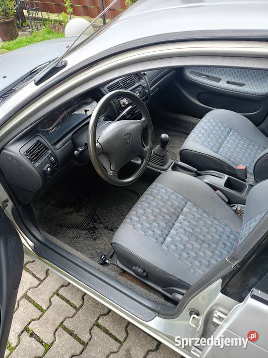 Toyota Corolla e 10 LPG 1300cm3 Zawiercie sprzedam