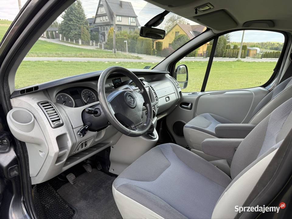 Vivaro Trafic Primaster 25 dci Black Edition Gołaczewy