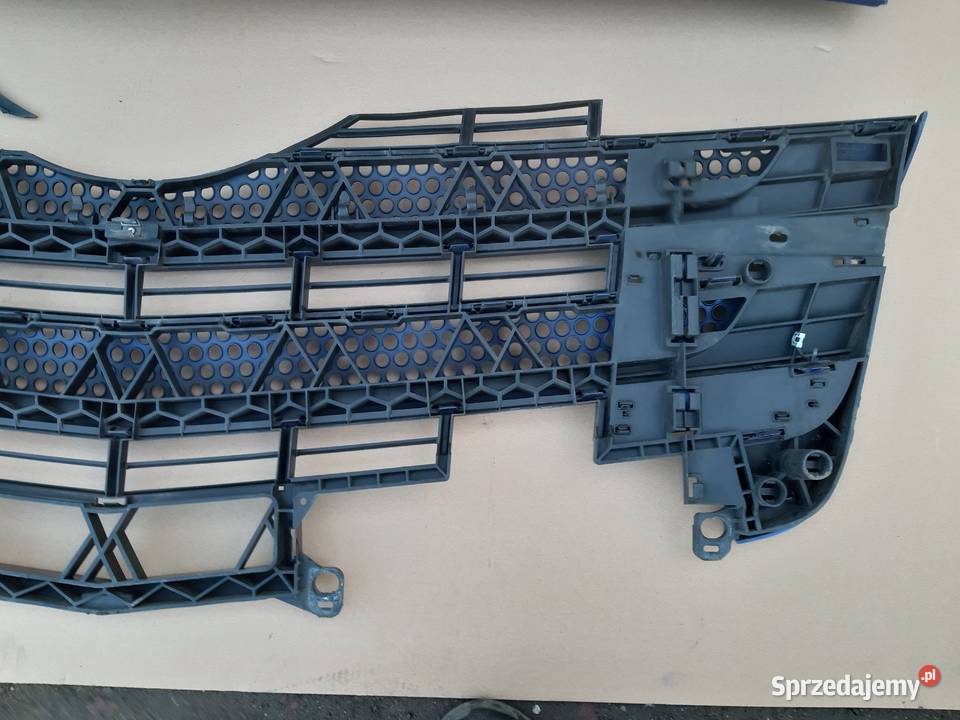 MERCEDES ACTROS MP4 MP5 MASKA GRILL ATRAPA PRZÓD Trzciel