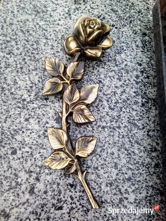 Róża złota mosiężna czerniona z dłonią kłosem Pozostałe Strzegowo