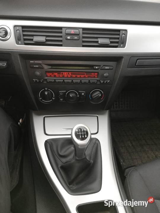 Sprzedam BMW E90 320I 2005r czarny sprzedam