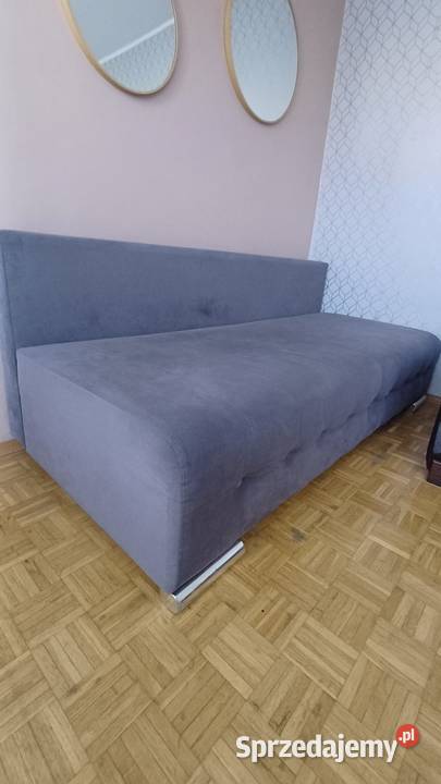 Nowoczesna szara sofa rozkładana welur na 140cm