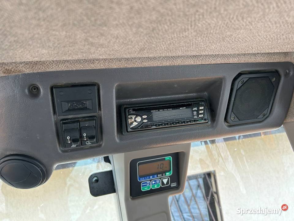 Na sprzedaż świeżo sprowadzony Renault Ares Laskowiec