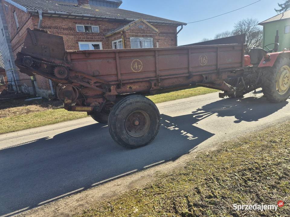Rozrzutnik obornika jednoosiowy ruski 4Tony Rozrzutniki obornika