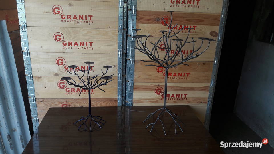 Świecznik ozdobny metalowy posiadam na sprzedaż inny kolor Bochnia