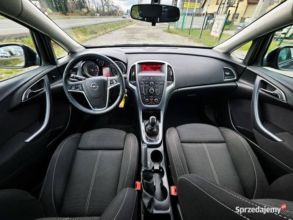Opel Astra Rok produkcji 2013 Warszawa sprzedam