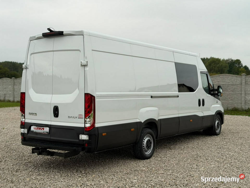 Iveco Daily 35S18 7osob DokaBrygadowy 30180 serwisowany w ASO świętokrzyskie Daleszyce sprzedam