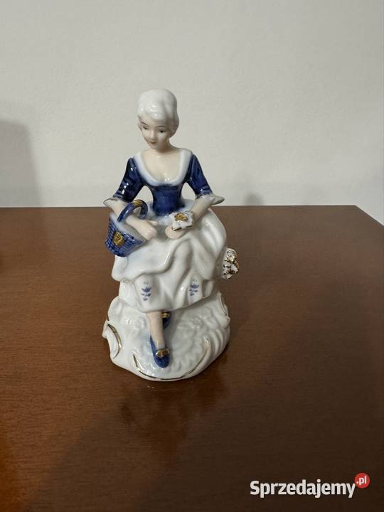 Figurka porcelanowa z czasów PRL lata 80 te dama śląskie Częstochowa sprzedam