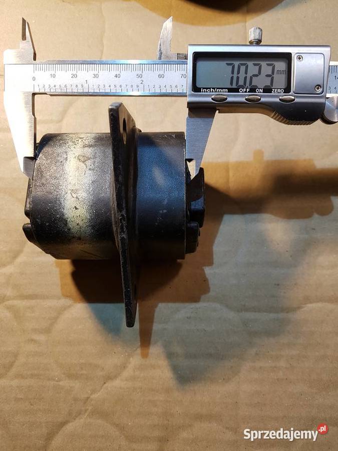 tuleja gumowa tylna miękka prawa BMW E21 osobowe pomorskie Gdańsk