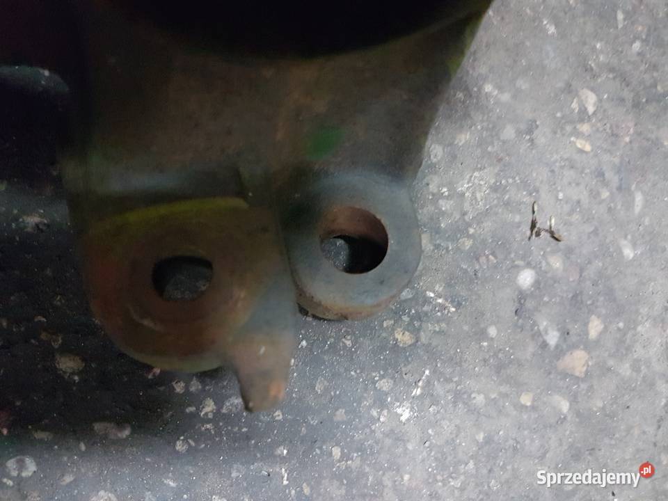 AUDI A8 D2 37 230 ZWROTNICA PIASTA PRAWA Turek sprzedam